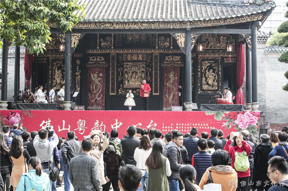 谢安流与高乐妍小朋友带来粤曲对唱《荔枝颂》.jpg